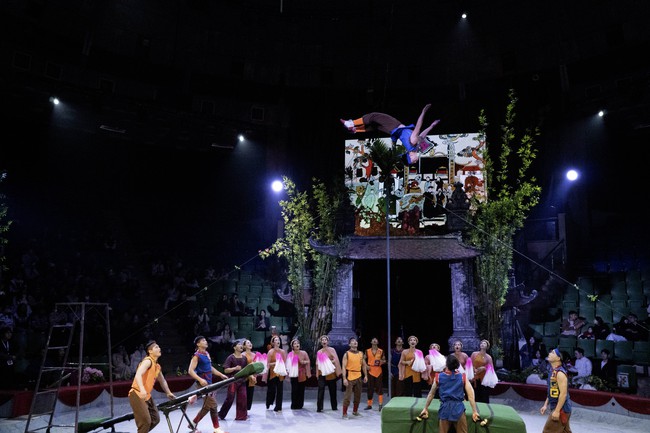 "Đánh thức" di sản tranh dân gian Đông Hồ bằng ngôn ngữ sân khấu - Ảnh 8.