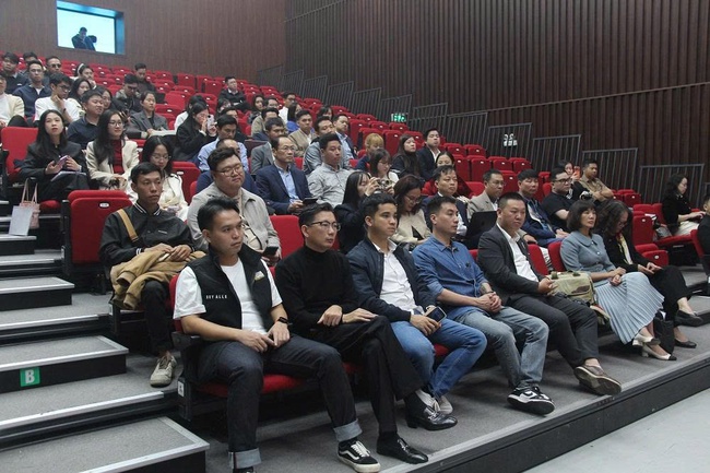 Tiếp tục đẩy mạnh công tác cung cấp thông tin, định hướng truyền thông lĩnh vực văn hóa, thể thao và du lịch - Ảnh 3.