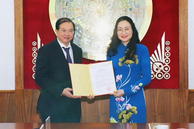 Bà Nguyễn Hằng Nga làm Giám đốc Trung tâm Triển lãm Văn hóa Nghệ thuật Việt Nam - Ảnh 1.