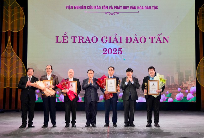 Điểm báo hoạt động ngành Văn hóa, Thể thao và Du lịch ngày 31/12/2025 - Ảnh 1.