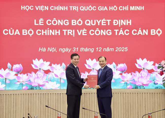 PGS.TS Lê Hải Bình giữ chức Phó Giám đốc Học viện Chính trị Quốc gia Hồ Chí Minh - Ảnh 3.