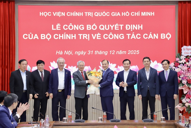 PGS.TS Lê Hải Bình giữ chức Phó Giám đốc Học viện Chính trị Quốc gia Hồ Chí Minh - Ảnh 8.