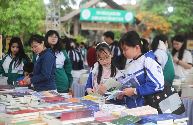 Phú Thọ: Triển khai hiệu quả lĩnh vực văn hóa cơ sở, gia đình và thư viện - Ảnh 1.