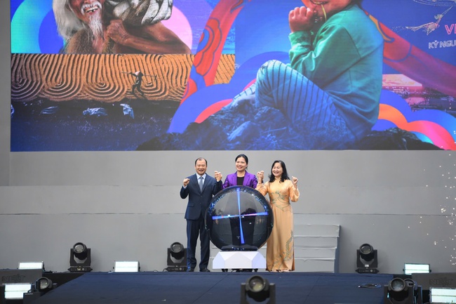 Khai mạc Ngày hội Việt Nam hạnh phúc: - Ảnh 3. Khai mạc Ngày hội Việt Nam hạnh phúc: - Ảnh 3.