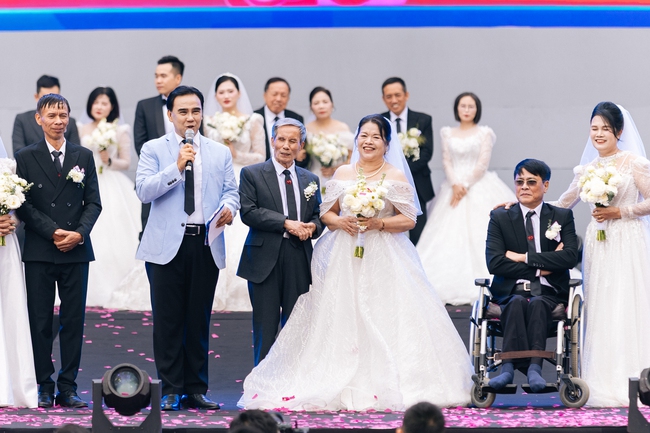 Những khoảnh khắc đẹp của lễ cưới tập thể trong Ngày hội Việt Nam hạnh phúc 2025 - Ảnh 4.