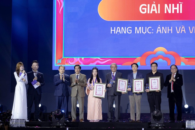 Trao giải thưởng thường niên về quyền con người "Việt Nam hạnh phúc - Happy Vietnam 2025" - Ảnh 5. Trao giải thưởng thường niên về quyền con người "Việt Nam hạnh phúc - Happy Vietnam 2025" - Ảnh 5.