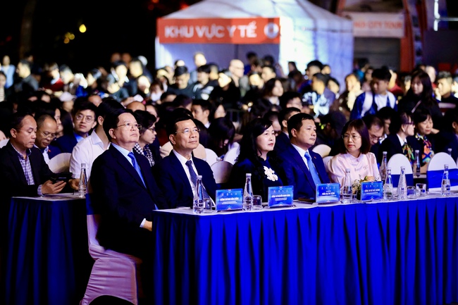 Trao giải thưởng thường niên về quyền con người "Việt Nam hạnh phúc - Happy Vietnam 2025" - Ảnh 1. Trao giải thưởng thường niên về quyền con người "Việt Nam hạnh phúc - Happy Vietnam 2025" - Ảnh 1.