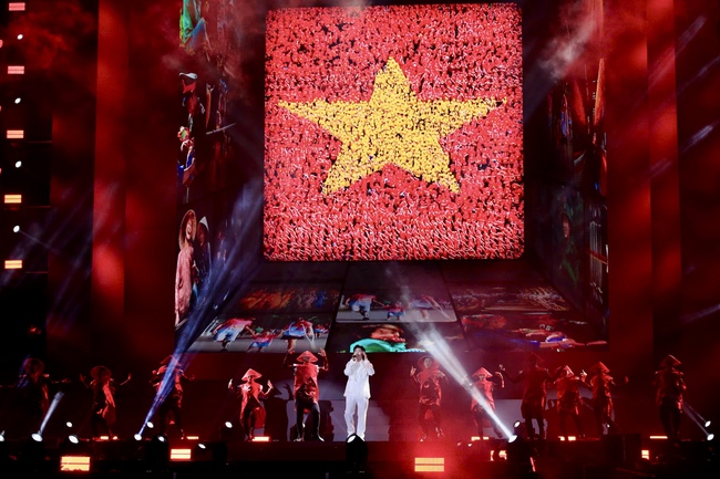 Trao giải thưởng thường niên về quyền con người "Việt Nam hạnh phúc - Happy Vietnam 2025" - Ảnh 9. Trao giải thưởng thường niên về quyền con người "Việt Nam hạnh phúc - Happy Vietnam 2025" - Ảnh 9.