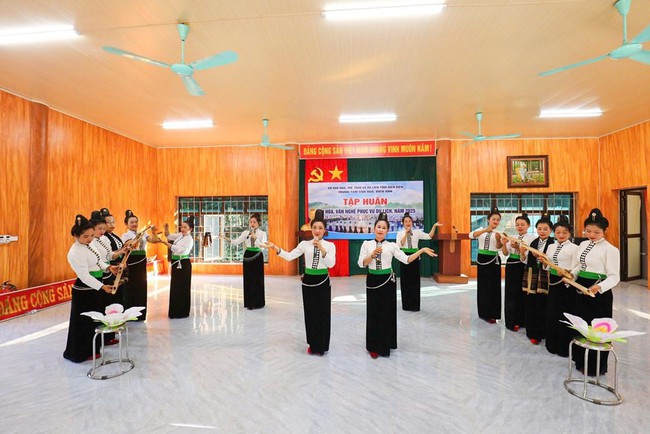 Điện Biên: Tập huấn văn hóa, văn nghệ phục vụ du lịch năm 2025 - Ảnh 2.