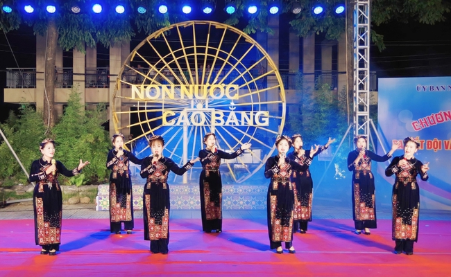 Cao Bằng: Triển khai đồng bộ Phong trào &quot;Toàn dân đoàn kết xây dựng đời sống văn hóa&quot; - Ảnh 1.