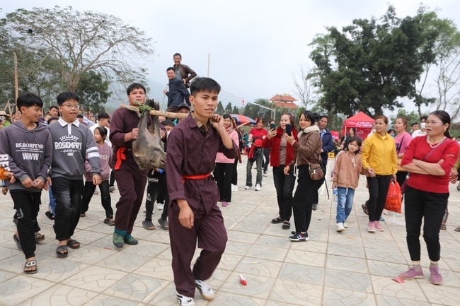 Bảo tồn Lễ mở cửa rừng – Nguồn lực văn hóa gắn với sinh kế bền vững của người Mường Minh Hòa - Ảnh 1.