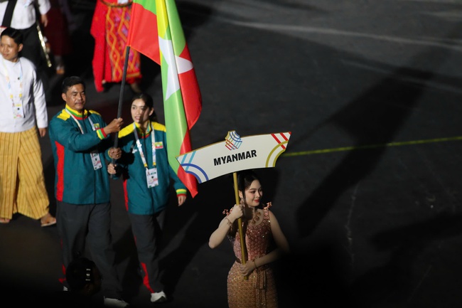 Lễ khai mạc SEA Games 33: Đầy màu sắc và ấn tượng - Ảnh 7. Lễ khai mạc SEA Games 33: Đầy màu sắc và ấn tượng - Ảnh 7.