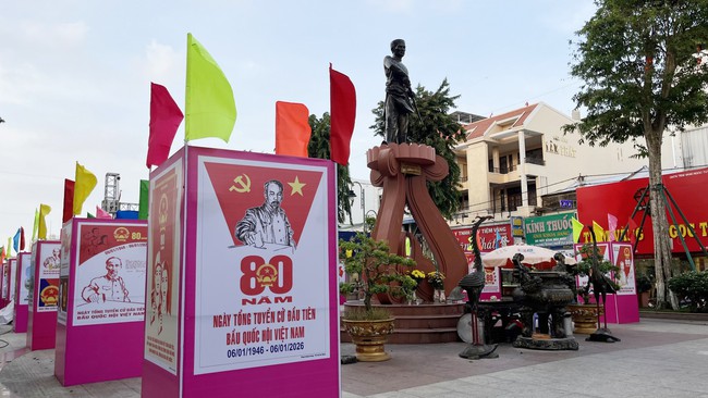 Gia Lai: Tổ chức tuyên truyền, cổ động trực quan kỷ niệm 80 năm Ngày Tổng tuyển cử đầu tiên bầu Quốc hội Việt Nam - Ảnh 1.