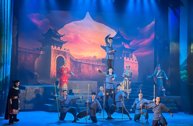 Vở diễn Trần Nhân Tông – Khi nghệ thuật xiếc kết hợp cùng cải lương - Ảnh 3. Vở diễn Trần Nhân Tông – Khi nghệ thuật xiếc kết hợp cùng cải lương - Ảnh 3.