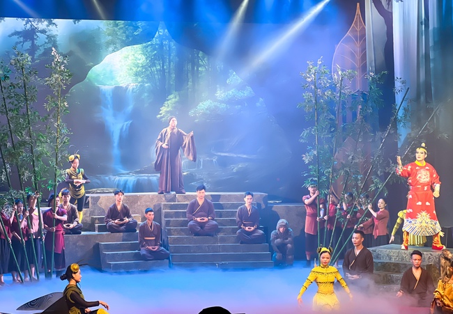 Vở diễn Trần Nhân Tông – Khi nghệ thuật xiếc kết hợp cùng cải lương - Ảnh 1. Vở diễn Trần Nhân Tông – Khi nghệ thuật xiếc kết hợp cùng cải lương - Ảnh 1.