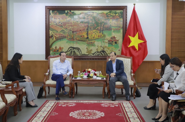 Thứ trưởng Thường trực Lê Hải Bình tiếp và làm việc với Đại sứ Việt Nam tại Vương quốc Bỉ, Trưởng Phái đoàn Việt Nam bên cạnh Liên minh châu Âu Nguyễn Văn Thảo - Ảnh 1. Thứ trưởng Thường trực Lê Hải Bình tiếp và làm việc với Đại sứ Việt Nam tại Vương quốc Bỉ, Trưởng Phái đoàn Việt Nam bên cạnh Liên minh châu Âu Nguyễn Văn Thảo - Ảnh 1.
