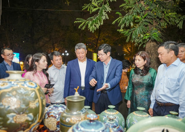 Quảng bá du lịch di sản Thủ đô qua Lễ hội Quà tặng du lịch Hà Nội 2025 - Ảnh 6. Quảng bá du lịch di sản Thủ đô qua Lễ hội Quà tặng du lịch Hà Nội 2025 - Ảnh 6.