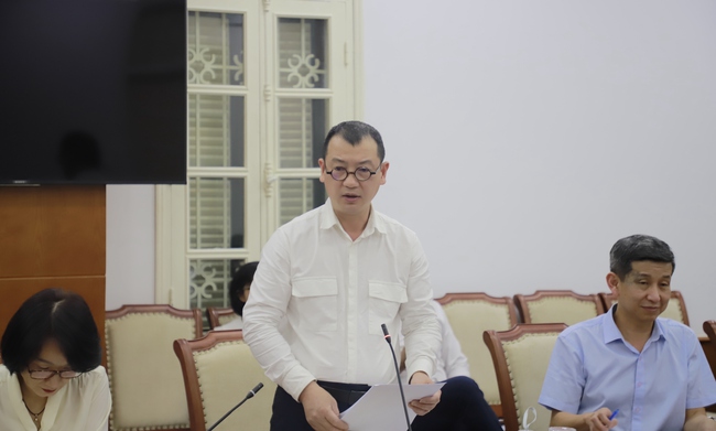Bộ trưởng Nguyễn Văn Hùng chủ trì cuộc họp chuyên đề về xây dựng pháp luật tháng 4 của Bộ VHTTDL - Ảnh 2. Bộ trưởng Nguyễn Văn Hùng chủ trì cuộc họp chuyên đề về xây dựng pháp luật tháng 4 của Bộ VHTTDL - Ảnh 2.