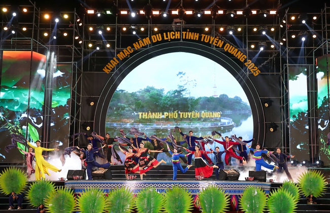Khai mạc Năm Du lịch tỉnh Tuyên Quang 2025 - Ảnh 12. Khai mạc Năm Du lịch tỉnh Tuyên Quang 2025 - Ảnh 12.
