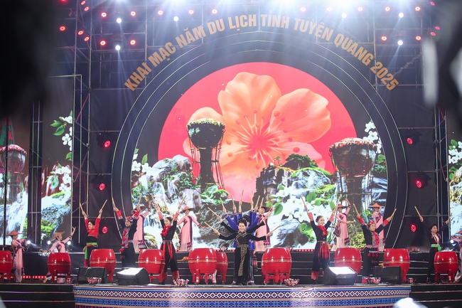 Khai mạc Năm Du lịch tỉnh Tuyên Quang 2025 - Ảnh 9. Khai mạc Năm Du lịch tỉnh Tuyên Quang 2025 - Ảnh 9.