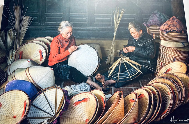 Ra mắt sách ảnh "Làng nghề truyền thống Việt Nam" - Ảnh 4. Ra mắt sách ảnh "Làng nghề truyền thống Việt Nam" - Ảnh 4.