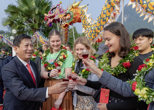 Quảng Bình: Sẵn sàng cho Tuần Du lịch 2025 – "Đến là yêu" - Ảnh 1. Quảng Bình: Sẵn sàng cho Tuần Du lịch 2025 – "Đến là yêu" - Ảnh 1.