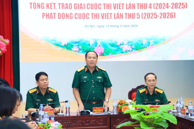 Hơn 500 tác phẩm tham gia cuộc thi viết "Bảo vệ nền tảng tư tưởng của Đảng trong tình hình mới" - Ảnh 2. Hơn 500 tác phẩm tham gia cuộc thi viết "Bảo vệ nền tảng tư tưởng của Đảng trong tình hình mới" - Ảnh 2.