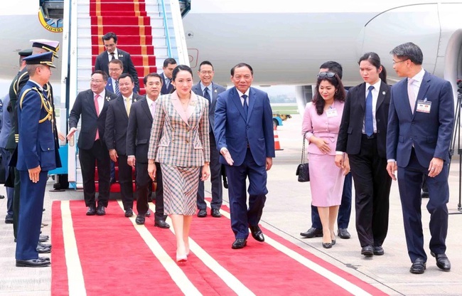 Thủ tướng Thái Lan bắt đầu thăm chính thức Việt Nam - Ảnh 3. Thủ tướng Thái Lan bắt đầu thăm chính thức Việt Nam - Ảnh 3.