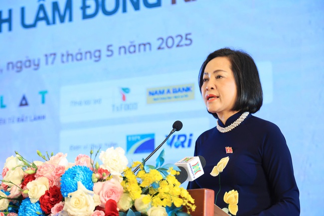 Thúc đẩy hợp tác phát triển ba lĩnh vực trụ cột văn hóa, du lịch và thương mại tỉnh Lâm Đồng - Ảnh 2. Thúc đẩy hợp tác phát triển ba lĩnh vực trụ cột văn hóa, du lịch và thương mại tỉnh Lâm Đồng - Ảnh 2.