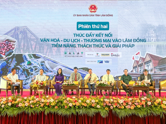 Thúc đẩy hợp tác phát triển ba lĩnh vực trụ cột văn hóa, du lịch và thương mại tỉnh Lâm Đồng - Ảnh 4. Thúc đẩy hợp tác phát triển ba lĩnh vực trụ cột văn hóa, du lịch và thương mại tỉnh Lâm Đồng - Ảnh 4.