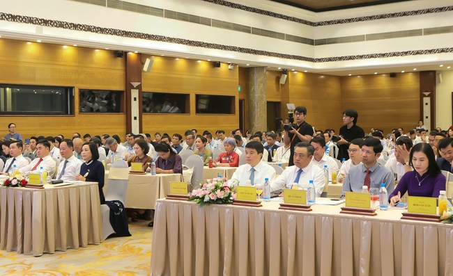 Thúc đẩy hợp tác phát triển ba lĩnh vực trụ cột văn hóa, du lịch và thương mại tỉnh Lâm Đồng - Ảnh 1. Thúc đẩy hợp tác phát triển ba lĩnh vực trụ cột văn hóa, du lịch và thương mại tỉnh Lâm Đồng - Ảnh 1.