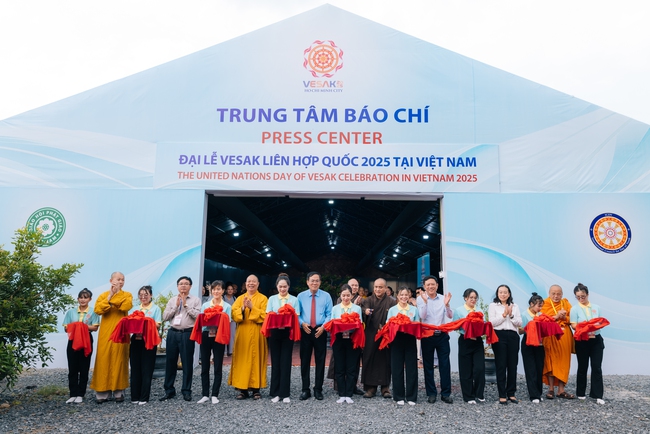 Khai trương Trung tâm Báo chí tuyên truyền Đại lễ Vesak Liên Hợp quốc 2025 - Ảnh 1. Khai trương Trung tâm Báo chí tuyên truyền Đại lễ Vesak Liên Hợp quốc 2025 - Ảnh 1.