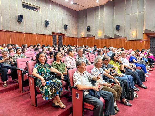Xúc động những bộ phim khắc họa chân dung Bác Hồ - Ảnh 2. Xúc động những bộ phim khắc họa chân dung Bác Hồ - Ảnh 2.