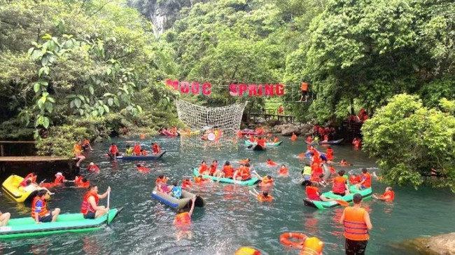 Nhiều sự kiện, chương trình sôi động, hấp dẫn trong Tuần “Du lịch Quảng Bình 2025” - Ảnh 2. Nhiều sự kiện, chương trình sôi động, hấp dẫn trong Tuần “Du lịch Quảng Bình 2025” - Ảnh 2.