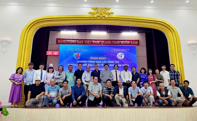 Khai mạc Festival Nhiếp ảnh quốc tế Việt Nam lần thứ 3 năm 2025 - Ảnh 2. Khai mạc Festival Nhiếp ảnh quốc tế Việt Nam lần thứ 3 năm 2025 - Ảnh 2.