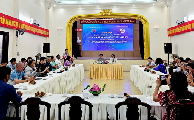 Khai mạc Festival Nhiếp ảnh quốc tế Việt Nam lần thứ 3 năm 2025 - Ảnh 1. Khai mạc Festival Nhiếp ảnh quốc tế Việt Nam lần thứ 3 năm 2025 - Ảnh 1.