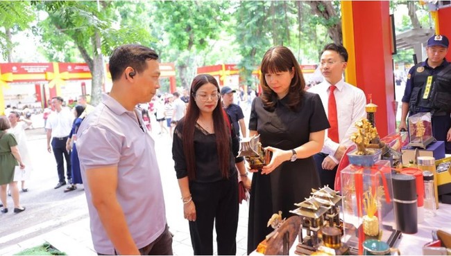 Nhiều trải nghiệm hấp dẫn về văn hóa Hà Nội qua Lễ hội Du lịch - Ảnh 1. Nhiều trải nghiệm hấp dẫn về văn hóa Hà Nội qua Lễ hội Du lịch - Ảnh 1.