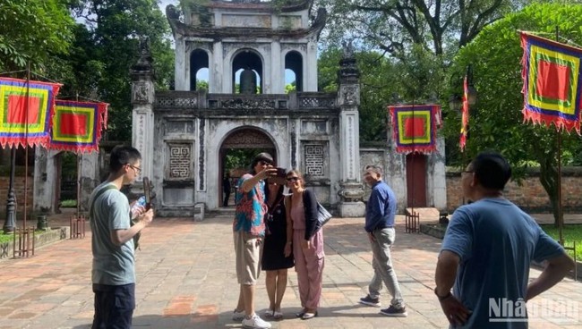 Hà Nội nằm trong top 15 thành phố được khách du lịch ưa chuộng nhất - Ảnh 1. Hà Nội nằm trong top 15 thành phố được khách du lịch ưa chuộng nhất - Ảnh 1.