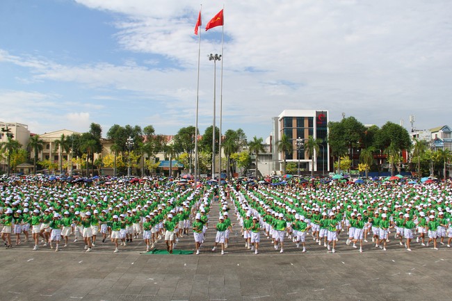 Thanh Hóa: Ban hành kế hoạch tổ chức Lễ Khai mạc hè, Ngày Olympic và Phát động toàn dân tập luyện môn bơi, phòng, chống đuối nước trẻ em năm 2025 - Ảnh 1. Thanh Hóa: Ban hành kế hoạch tổ chức Lễ Khai mạc hè, Ngày Olympic và Phát động toàn dân tập luyện môn bơi, phòng, chống đuối nước trẻ em năm 2025 - Ảnh 1.