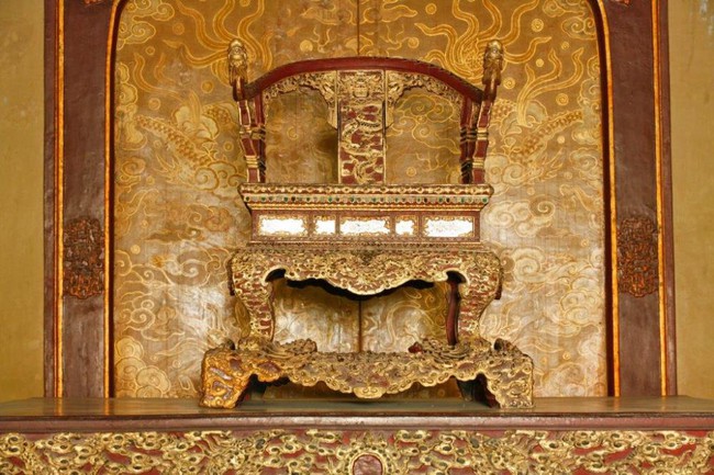 Thống nhất thành lập Hội đồng đánh giá tình trạng và đề xuất phương án bảo quản, phục chế bảo vật quốc gia Ngai vua triều Nguyễn - Ảnh 1. Thống nhất thành lập Hội đồng đánh giá tình trạng và đề xuất phương án bảo quản, phục chế bảo vật quốc gia Ngai vua triều Nguyễn - Ảnh 1.