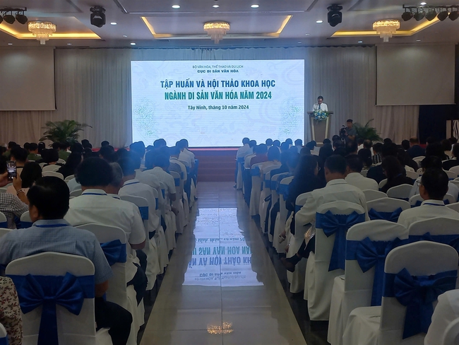 Tổ chức lớp đào tạo, bồi dưỡng, tập huấn nâng cao nhận thức và kiến thức chuyên môn nghiệp vụ về đánh giá tác động di sản - Ảnh 1. Tổ chức lớp đào tạo, bồi dưỡng, tập huấn nâng cao nhận thức và kiến thức chuyên môn nghiệp vụ về đánh giá tác động di sản - Ảnh 1.
