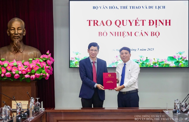 Trao các quyết định bổ nhiệm cán bộ tại Bộ VHTTDL - Ảnh 4. Trao các quyết định bổ nhiệm cán bộ tại Bộ VHTTDL - Ảnh 4.
