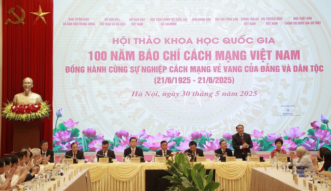 100 năm Báo chí cách mạng Việt Nam đồng hành cùng sự nghiệp vẻ vang của Đảng và dân tộc - Ảnh 2. 100 năm Báo chí cách mạng Việt Nam đồng hành cùng sự nghiệp vẻ vang của Đảng và dân tộc - Ảnh 2.