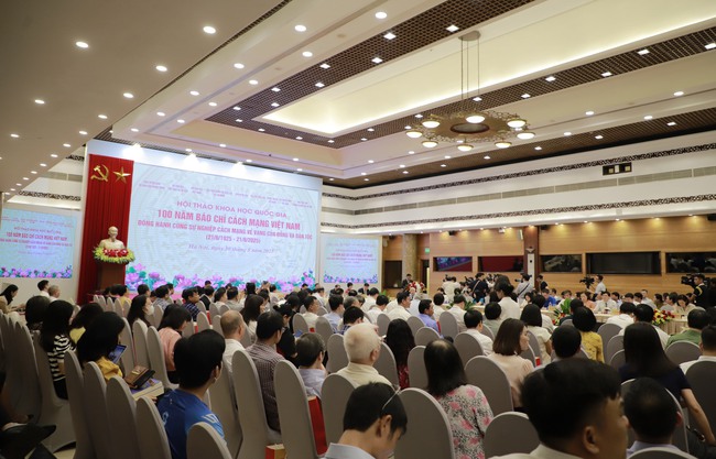 100 năm Báo chí cách mạng Việt Nam đồng hành cùng sự nghiệp vẻ vang của Đảng và dân tộc - Ảnh 5. 100 năm Báo chí cách mạng Việt Nam đồng hành cùng sự nghiệp vẻ vang của Đảng và dân tộc - Ảnh 5.