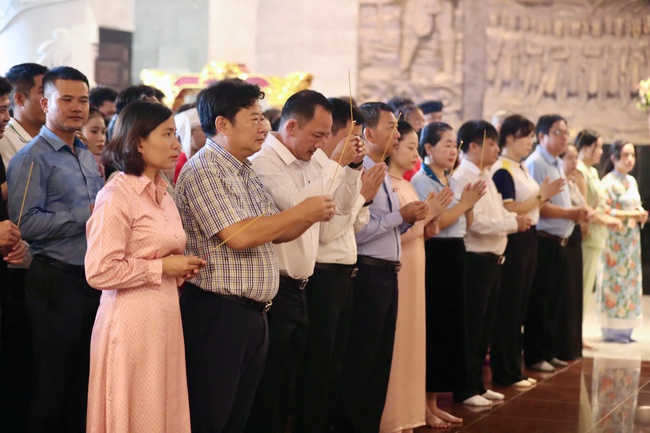Giao lưu HSSV dân tộc thiểu số tiêu biểu năm 2025: Lan toả khát vọng vươn lên, gìn giữ bản sắc dân tộc Việt Nam - Ảnh 11. Giao lưu HSSV dân tộc thiểu số tiêu biểu năm 2025: Lan toả khát vọng vươn lên, gìn giữ bản sắc dân tộc Việt Nam - Ảnh 11.