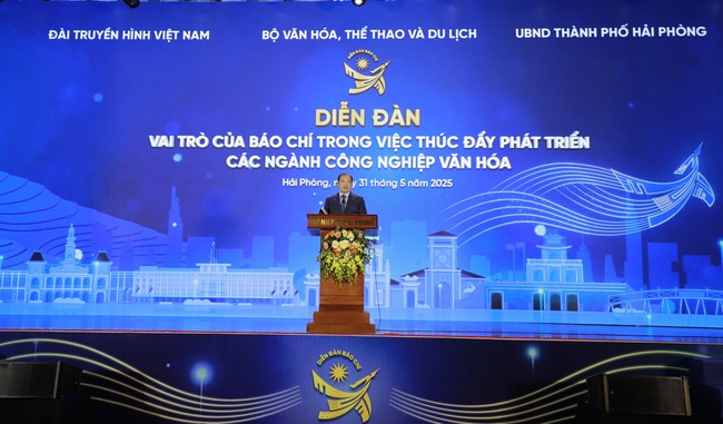"Mỗi toàn soạn báo phải trở thành một ngôi nhà văn hóa" - Ảnh 7. "Mỗi toàn soạn báo phải trở thành một ngôi nhà văn hóa" - Ảnh 7.