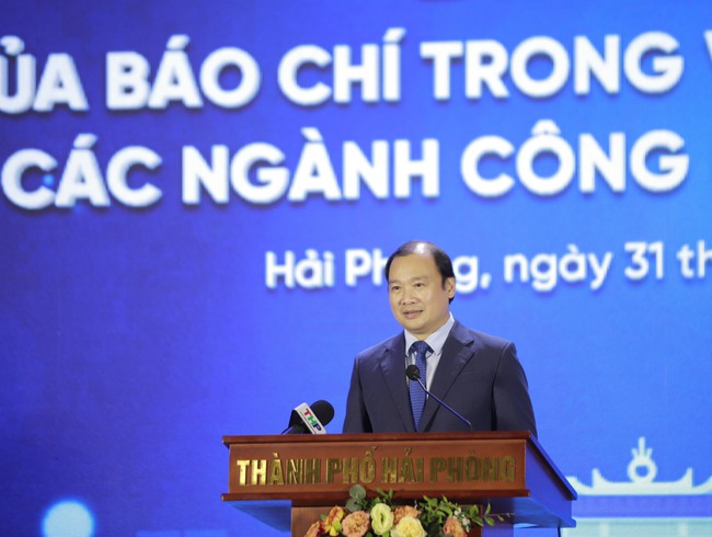 "Mỗi toàn soạn báo phải trở thành một ngôi nhà văn hóa" - Ảnh 3. "Mỗi toàn soạn báo phải trở thành một ngôi nhà văn hóa" - Ảnh 3.