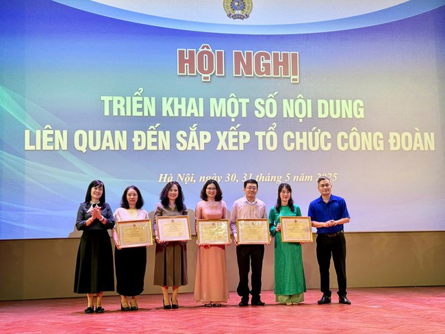 Hội nghị triển khai một số nội dung sắp xếp tổ chức Công đoàn - Ảnh 3. Hội nghị triển khai một số nội dung sắp xếp tổ chức Công đoàn - Ảnh 3.