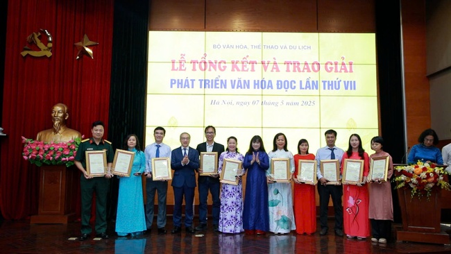 Phát triển văn hóa đọc là sứ mệnh chung của toàn xã hội - Ảnh 3. Phát triển văn hóa đọc là sứ mệnh chung của toàn xã hội - Ảnh 3.
