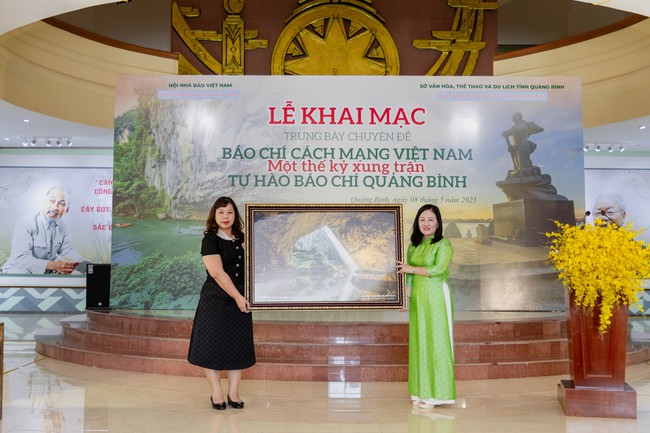 Báo chí Quảng Bình – Từ ngọn gió thi đua đến sức mạnh đổi mới bền bỉ - Ảnh 2. Báo chí Quảng Bình – Từ ngọn gió thi đua đến sức mạnh đổi mới bền bỉ - Ảnh 2.